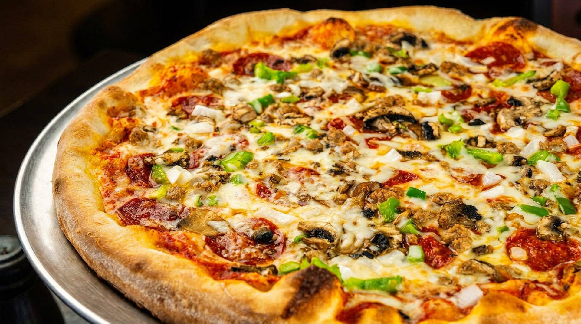 Light, crispy crust — every slice